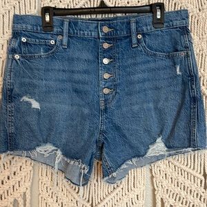NWOT Gap 5-button distressed Denim Shorts Sz 14